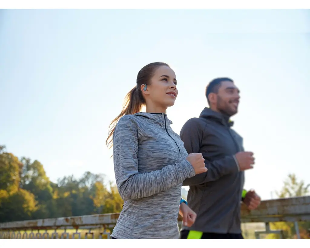JVC_HA-NP50T-G_Lifestyle_Running.webp